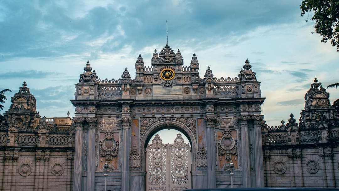 The main gate guarding the entrance of the Ottoman sultans later residence in Istanbul, the Dolmabahce Palace