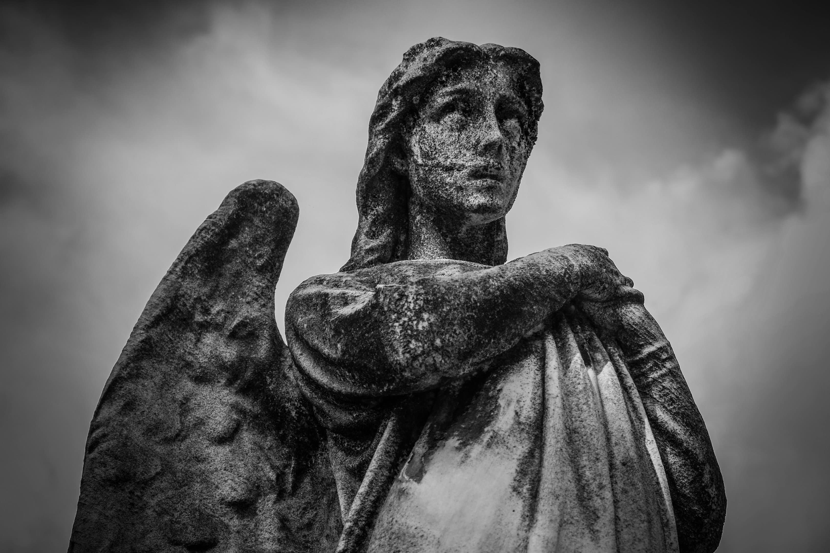 A statue of an angel